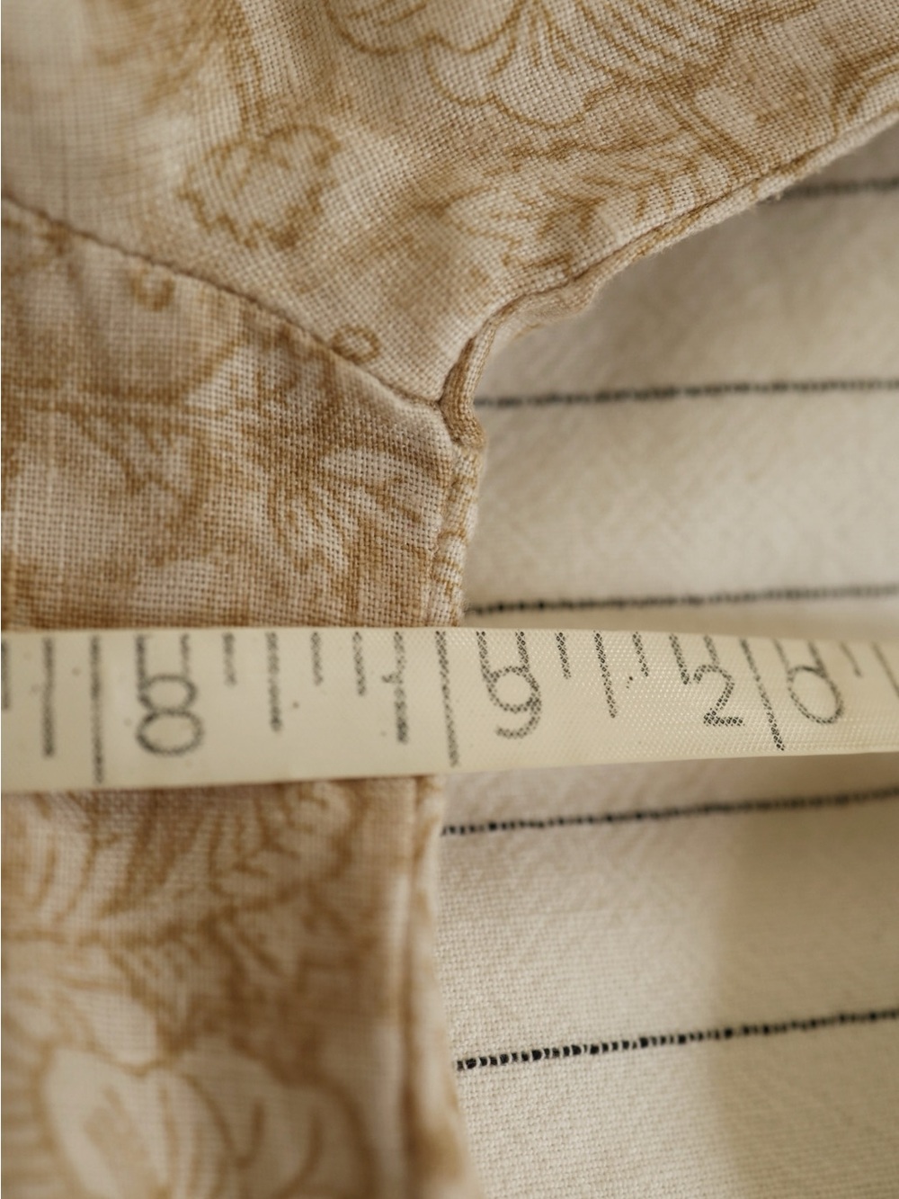 100% Linen Beige Floral Dress - Picture 6 of 7
